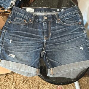 SEXY BOYFRIEND SHORTS GAP